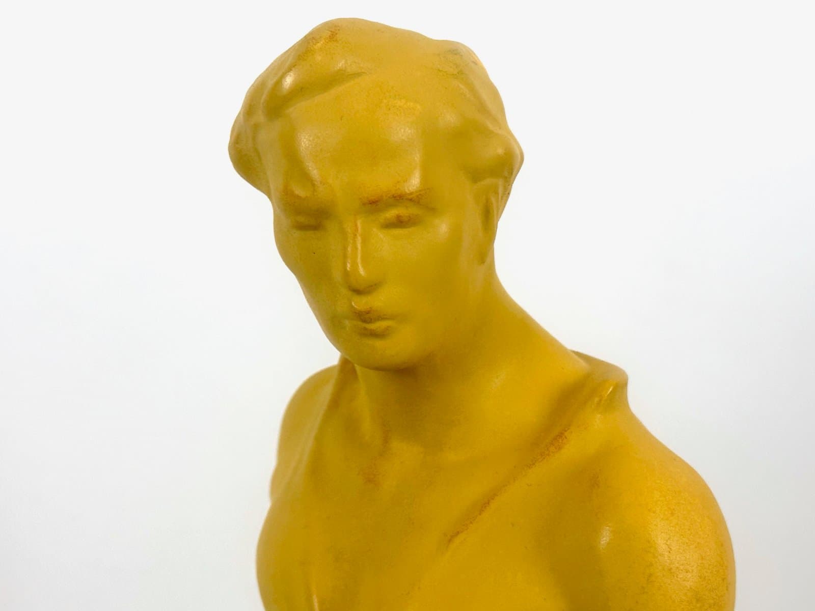 Figurka Siewca, żółty, ceramika, Czechosłowacja, lata 40. - 152843