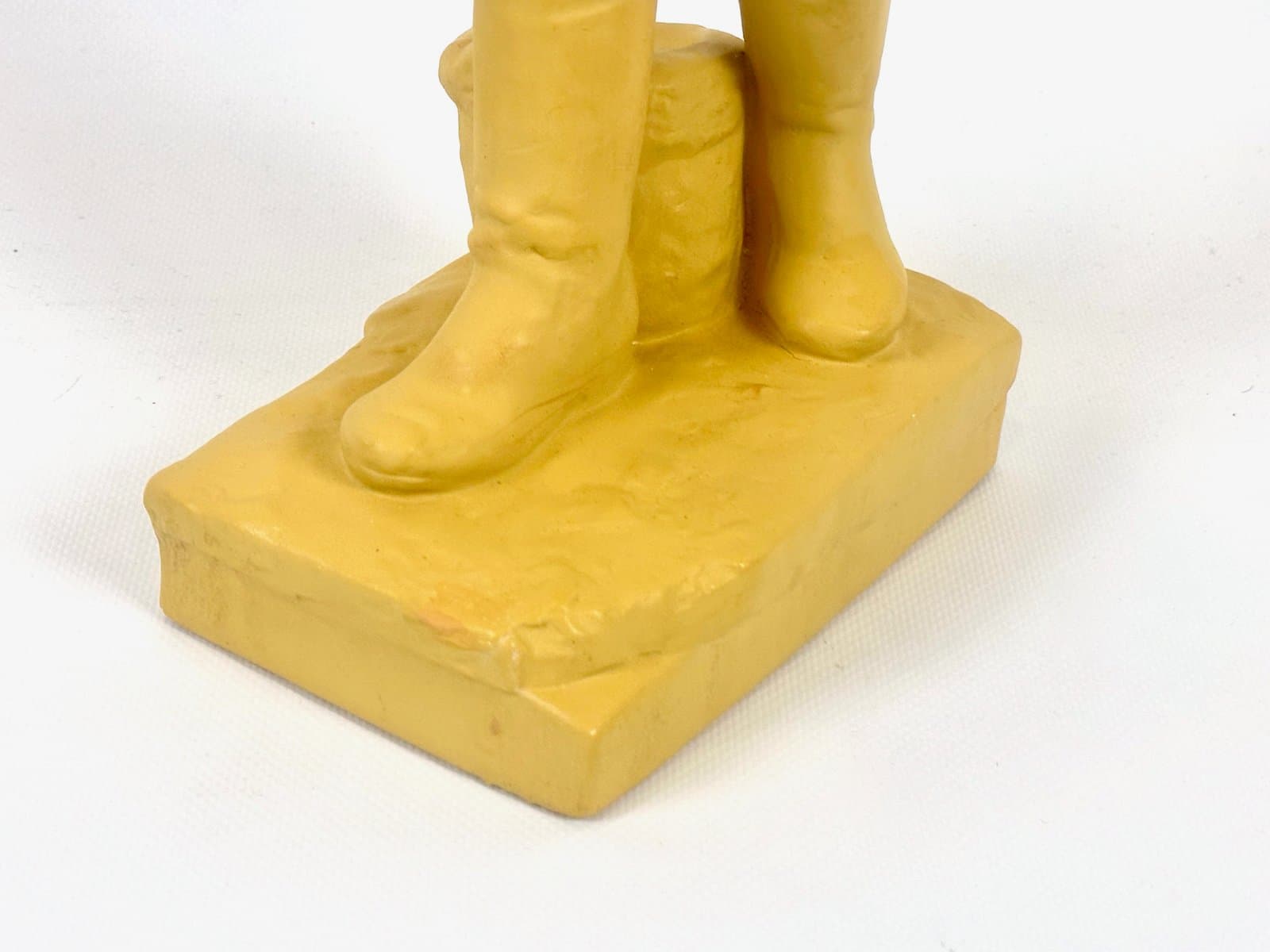 Figurka Siewca, żółty, ceramika, Czechosłowacja, lata 40. - 152848