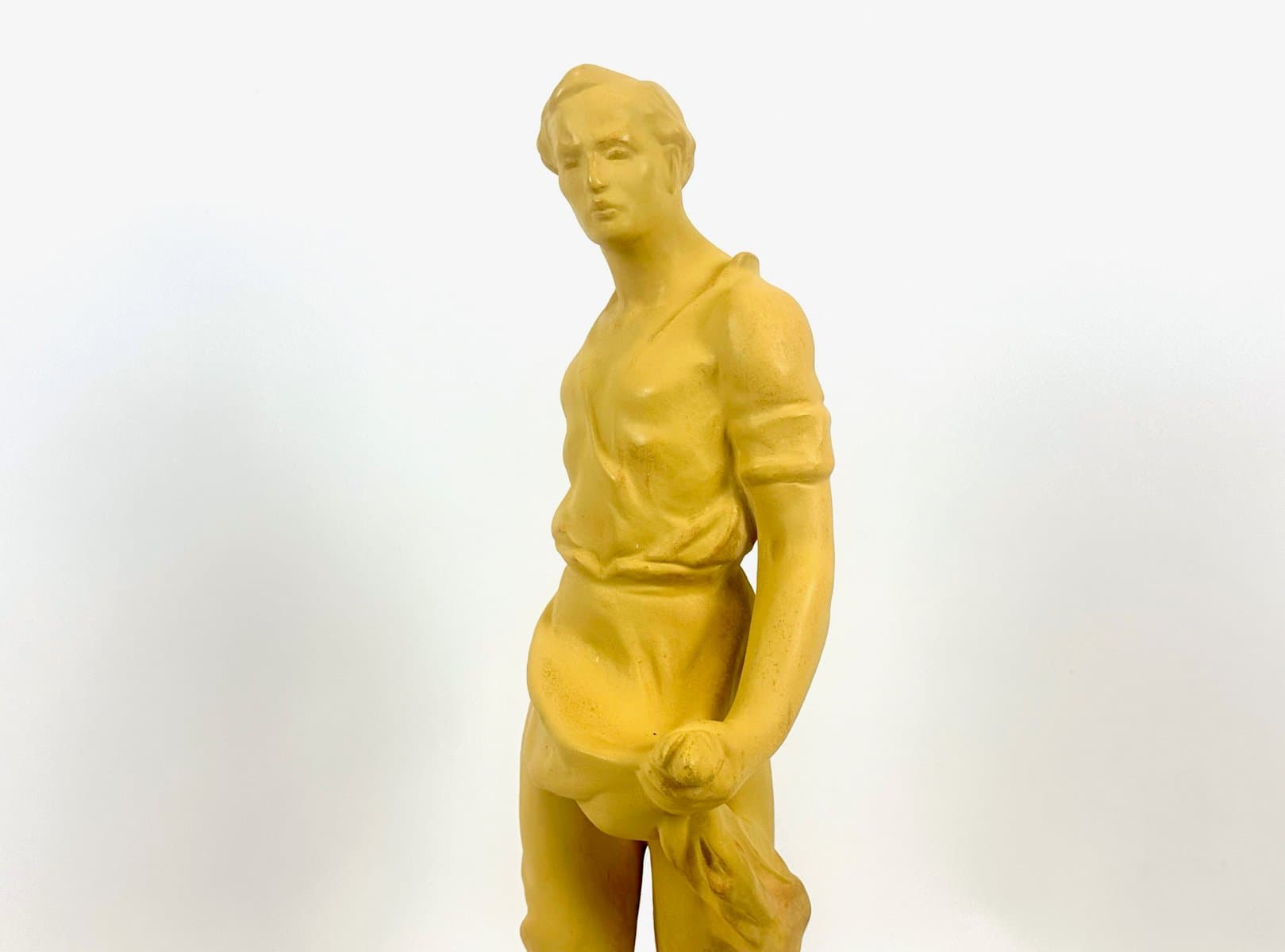 Figurka Siewca, żółty, ceramika, Czechosłowacja, lata 40. - 152842