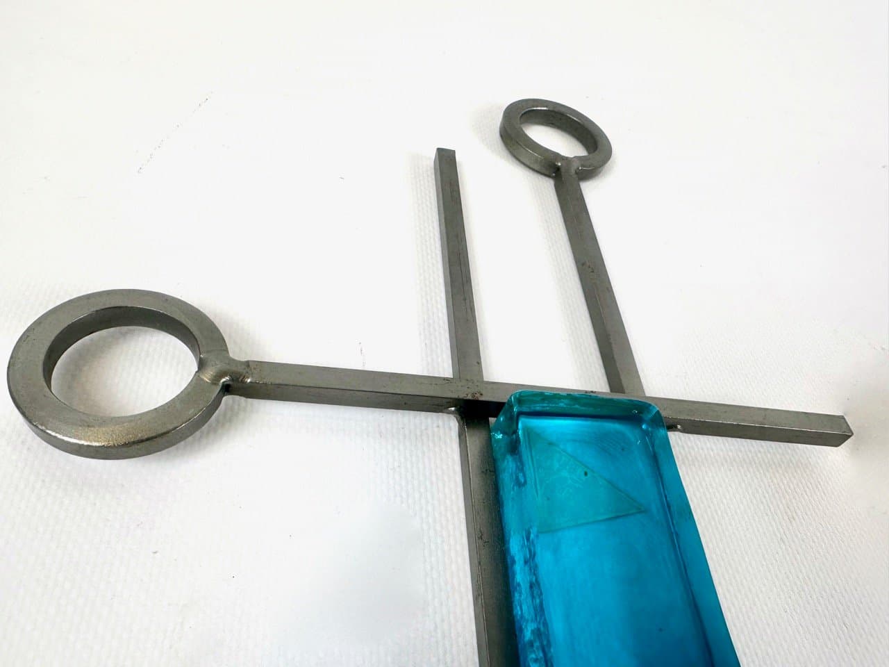 Para świeczników ściennych, modernistyczna, szkło niebieskie, żelazo srebrnoszare, Dania, lata 70. - 153186