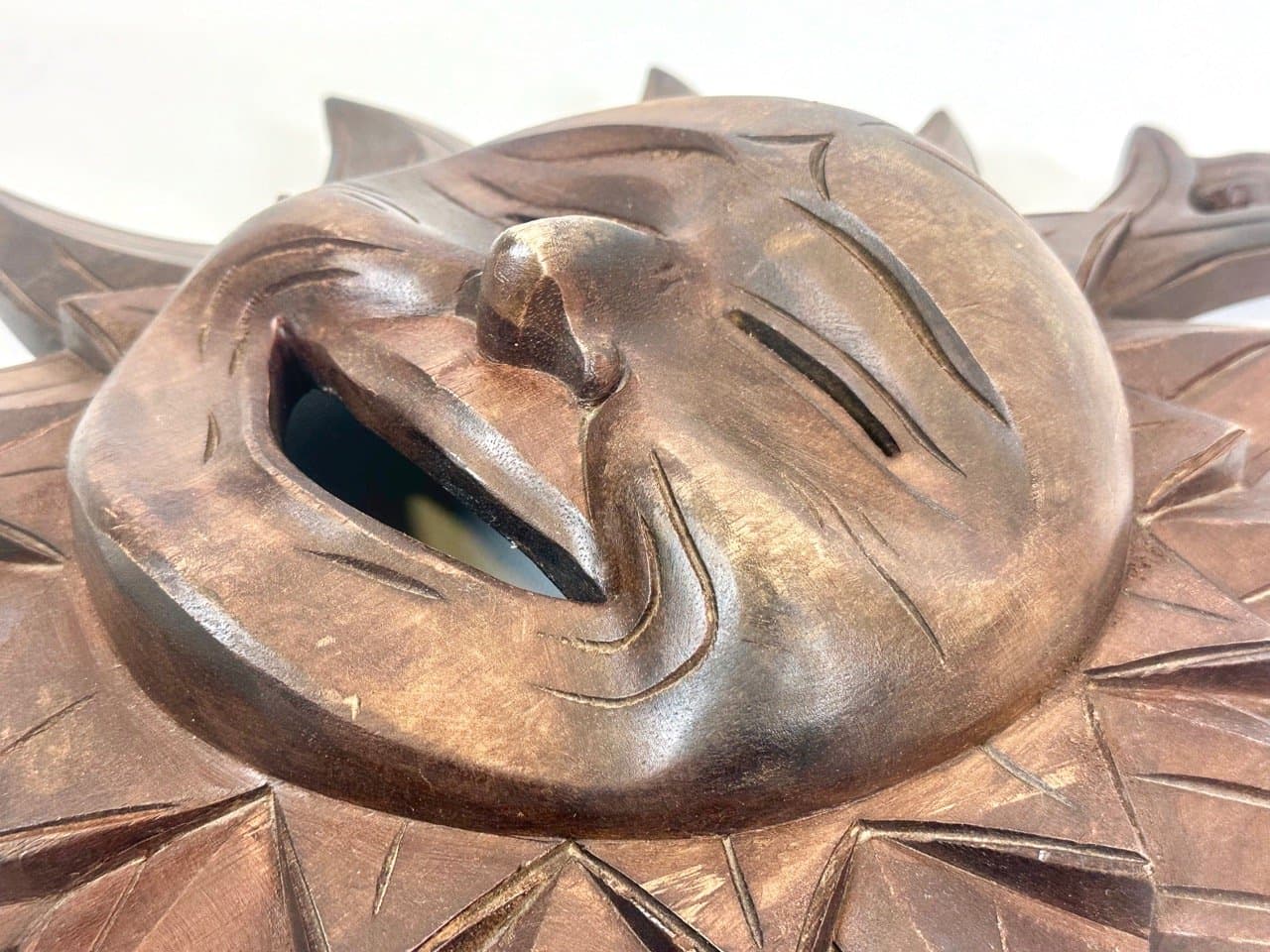 Rzeźba ścienna Słońce, brązowy, orzech, Folk Art, przed 1890 - 153219