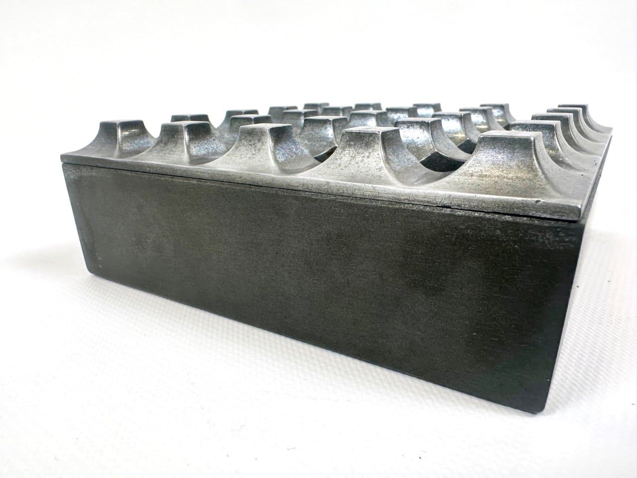 Popielniczka Ultima 15, srebrny, aluminium, proj. H. Bäckström, B. Ljungberg, Dania, lata 60. - 153316