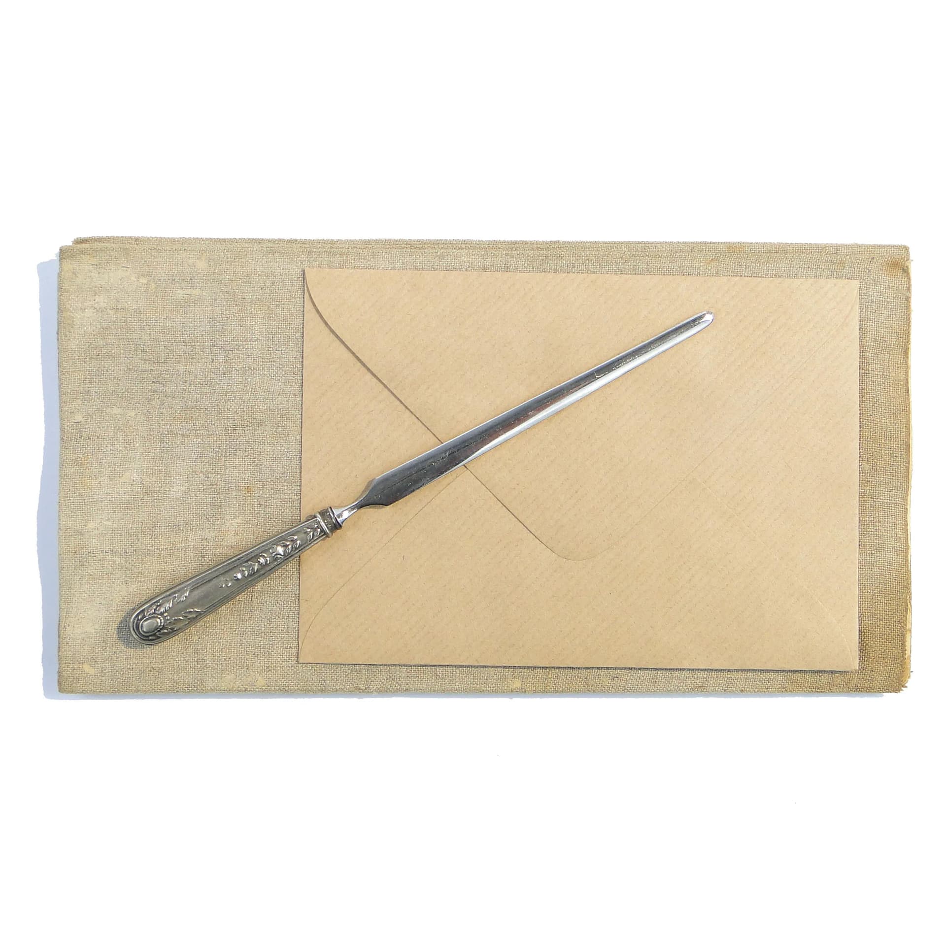 Srebrzysty secesyjny nóż do papieru z girlandami, Francja, lata 80. XIX w. - 9484