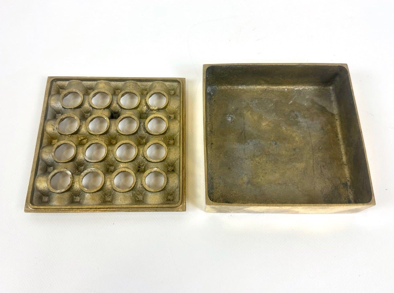 Popielniczka Ultima, złoty, mosiądz, proj. H. Bäckström, B. Ljungberg, Szwecja, lata 60. - 153375