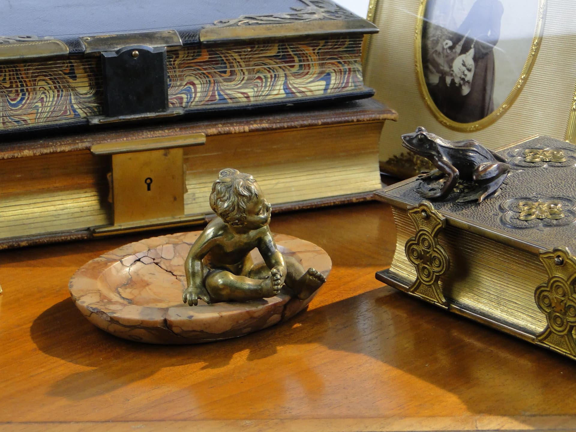 Art Nouveau Card Holder, Red Marble, Austria, Early 20th c. - 9416