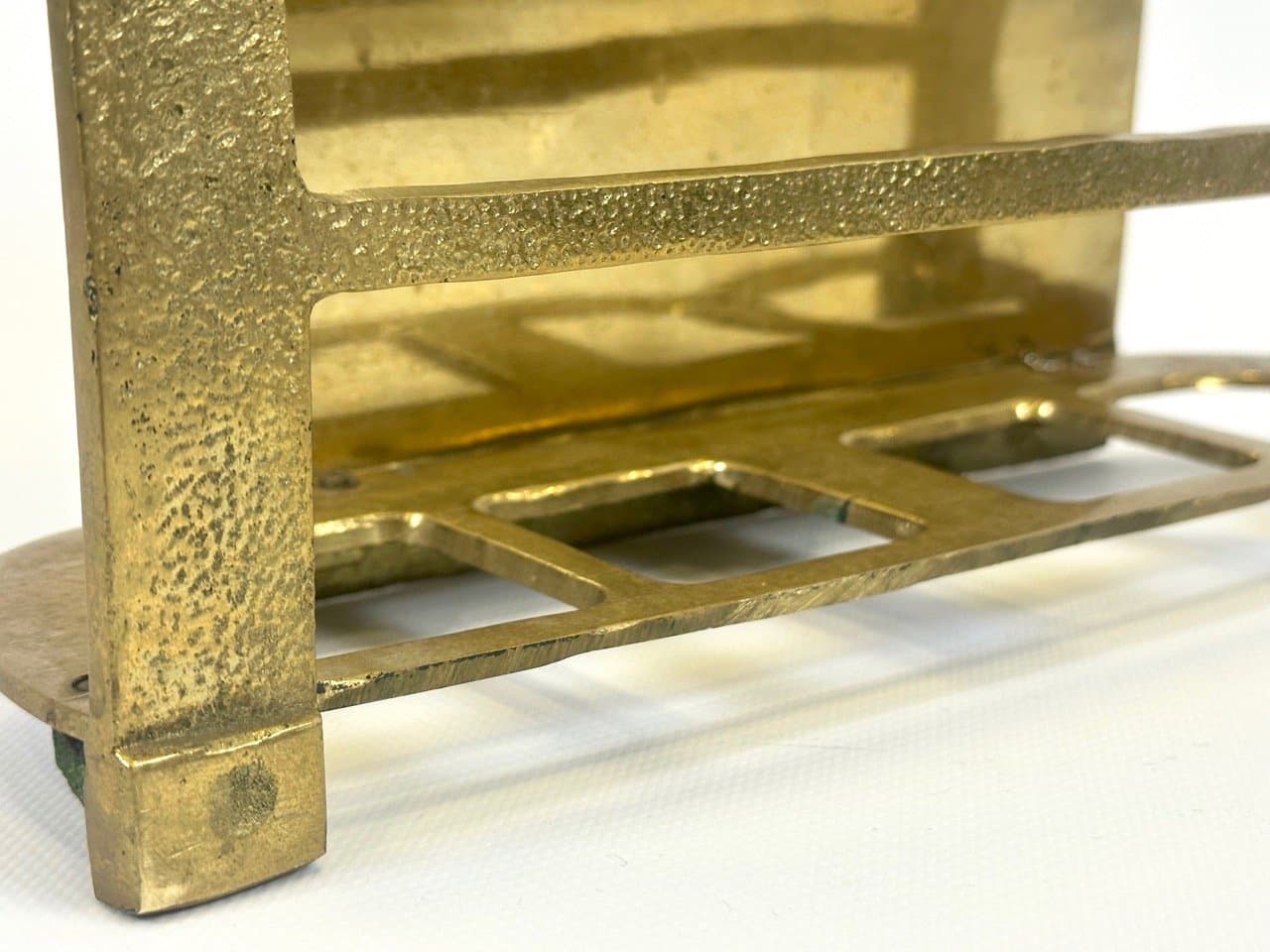 Magazine rack Art Deco, golden brass, Germany, 1960s. - 154182