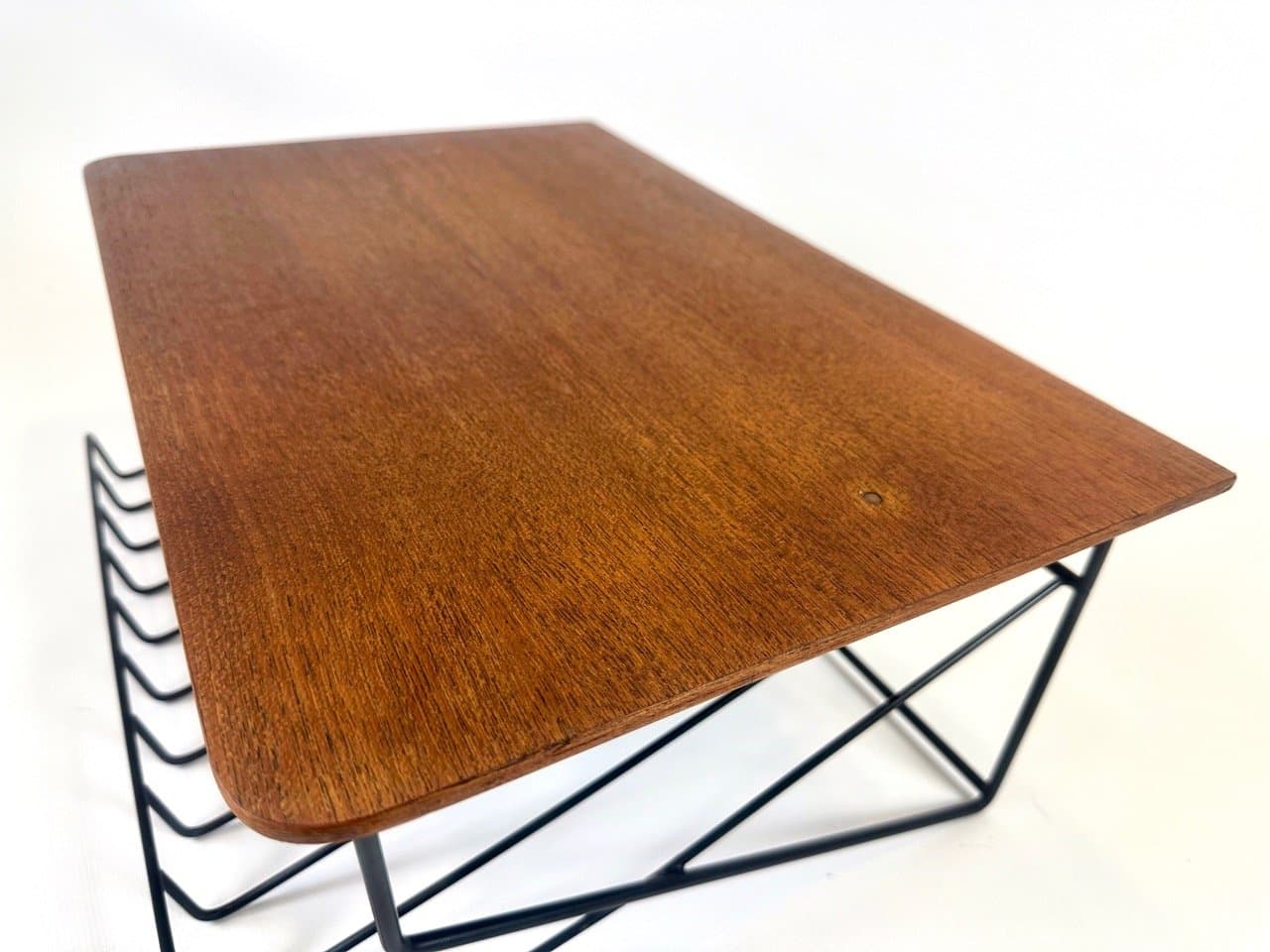 Półka wisząca, teak brązowy, stal czarna, Szwecja, lata 60. - 154270