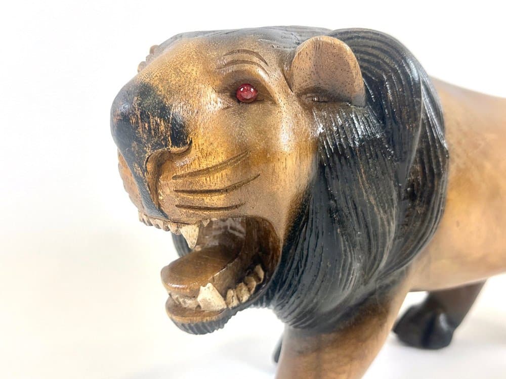 Lion figurine, light brown wood, 1930s - 154300