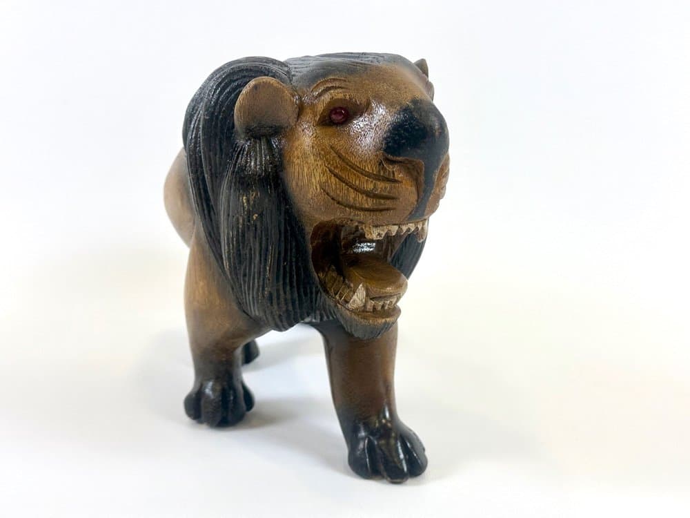 Lion figurine, light brown wood, 1930s - 154304