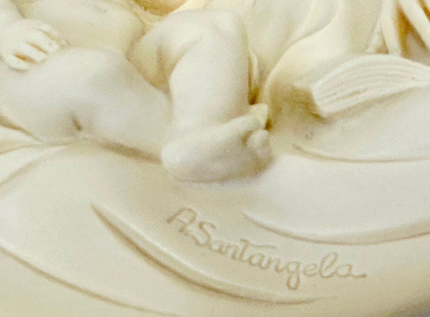 Patera ścienna, alabaster kość słoniowa, proj. A. Santangela, Włochy, lata 70. - 154450