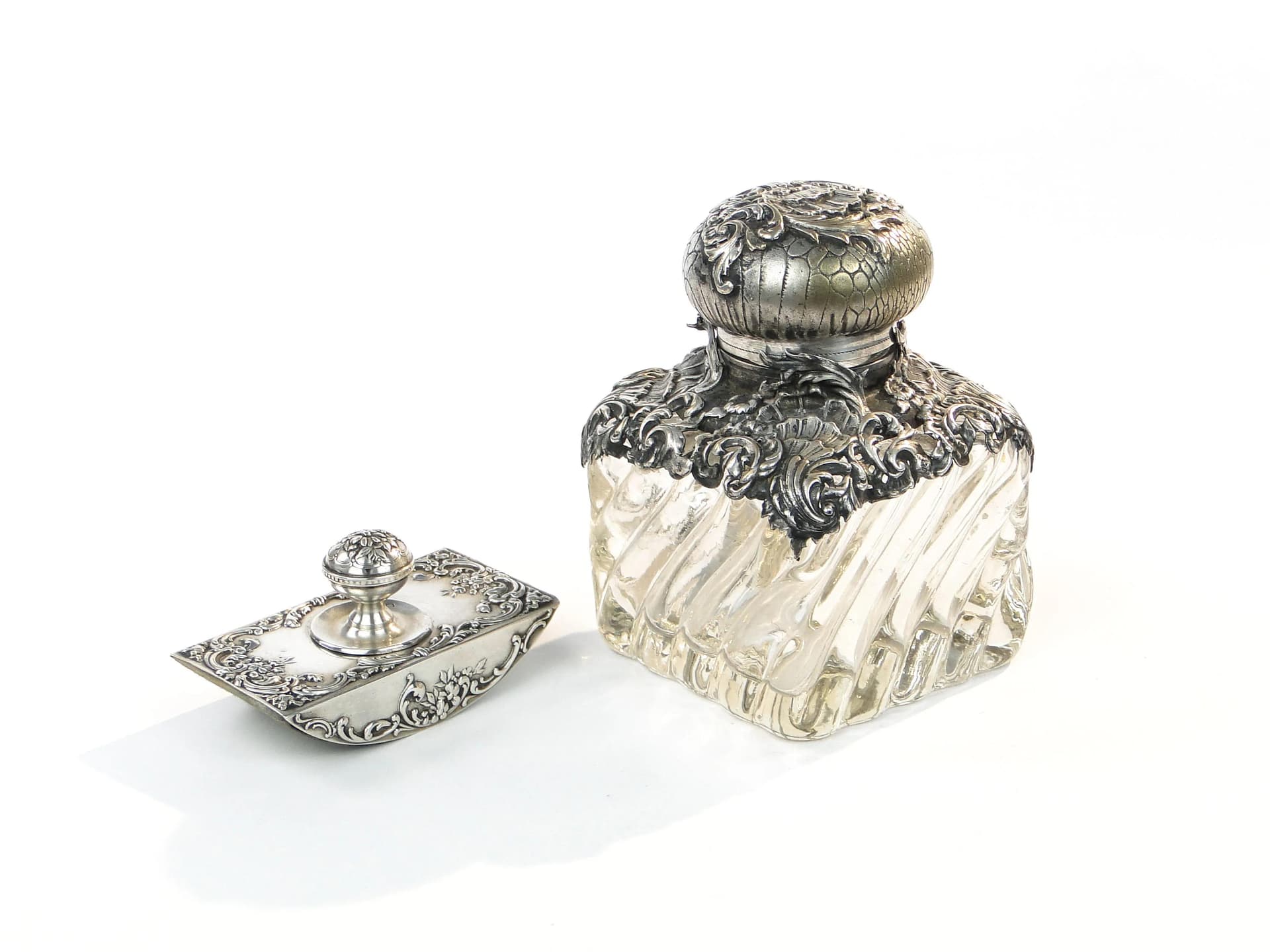 Kałamarz gabinetowy Rococo, szkło transparentne, mosiądz platerowany srebrem, Baccarat, Francja, XIX w. - 9539