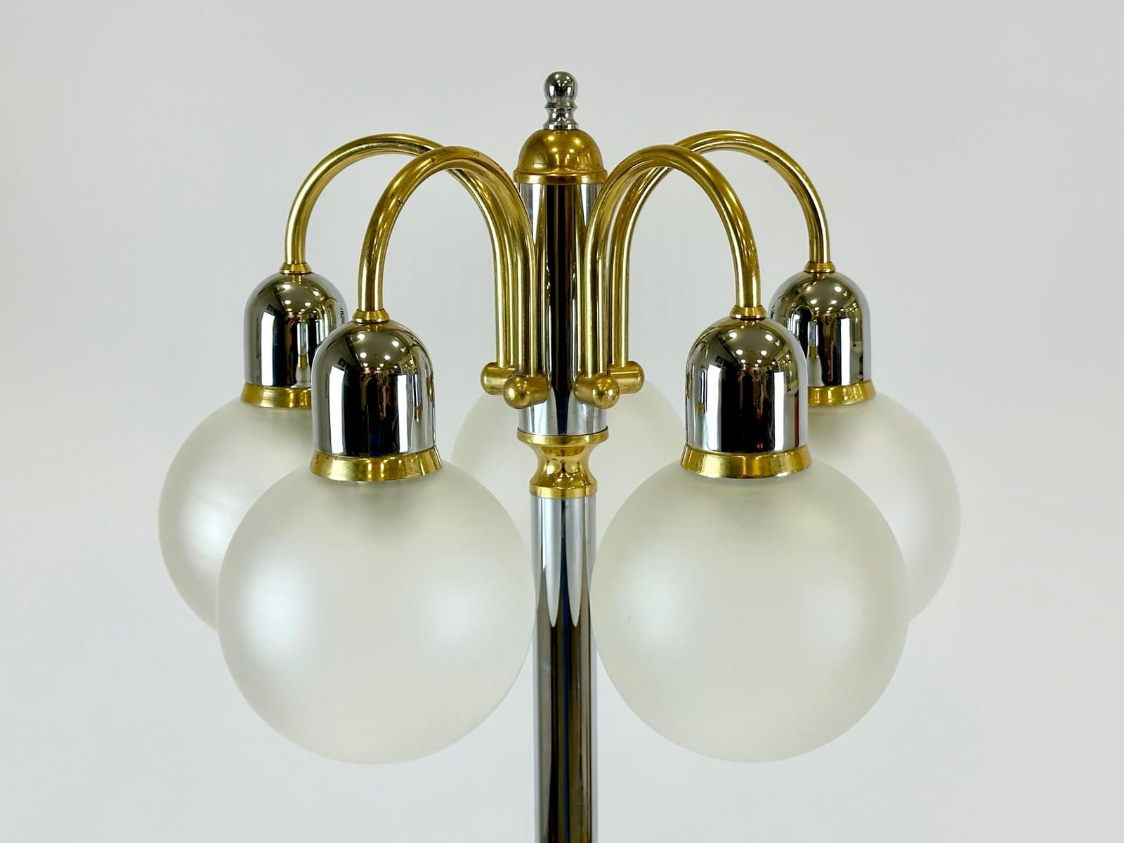 Lampa podłogowa Model Dome, szkło, stal srebrny złoty, Niemcy, lata 80. - 154845