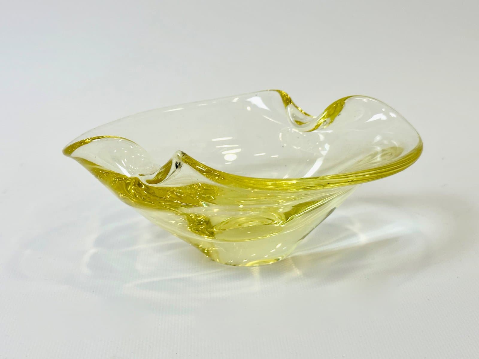 Popielniczka, żółty, szkło, proj. M. Klinger, Czechosłowacja, lata 60. - 155035