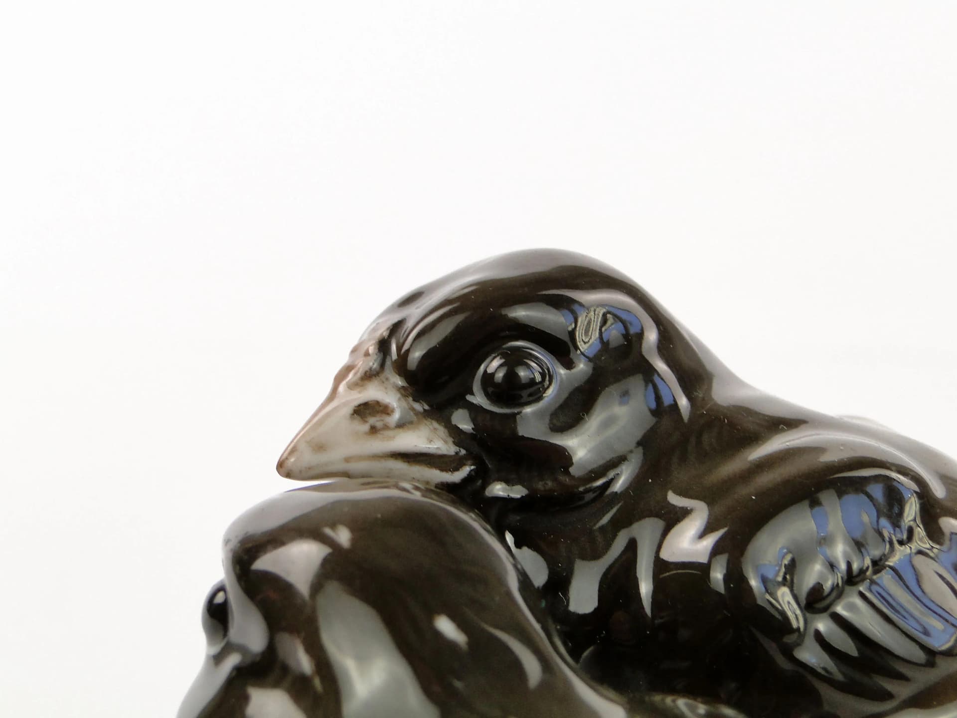 Para figurek przepiórek, porcelana brązowy ciemny, proj. H. Himmelstoss, Rosenthal, Niemcy, pocz. XX w. - 9599