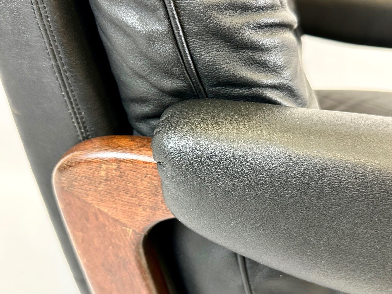 Fotel obrotowy, skóra czarna, buk, stal, Niemcy, lata 70. - 155153