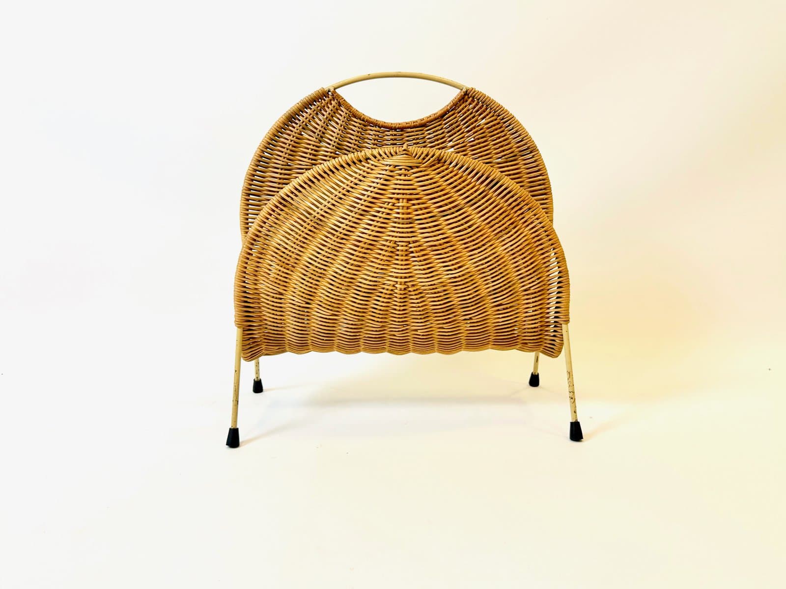 Stojak na gazety, beżowy, wiklina, stal, Niemcy, lata 60. - 155166