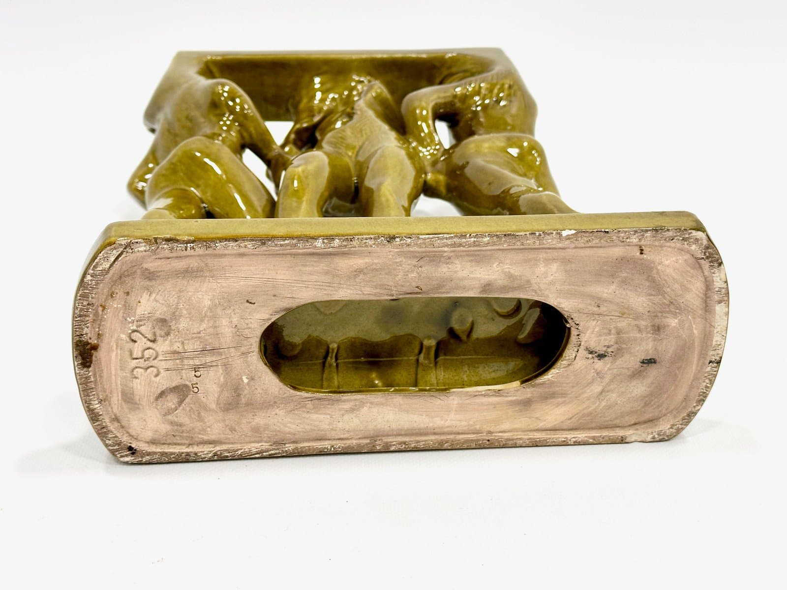 Figurka Trzy Gracje w Łaźni, oliwkowy, ceramika, przyp. Z. Farnik, Czechy, lata 70. - 155218