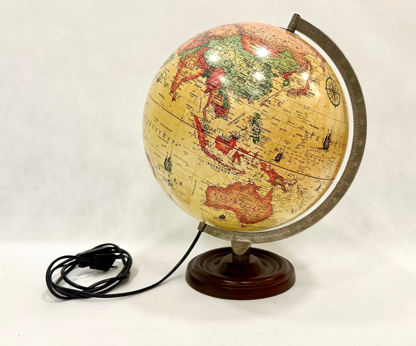 Globus podświetlany, beżowy, metal, plastik, teak, Dania, lata 90. - 155295