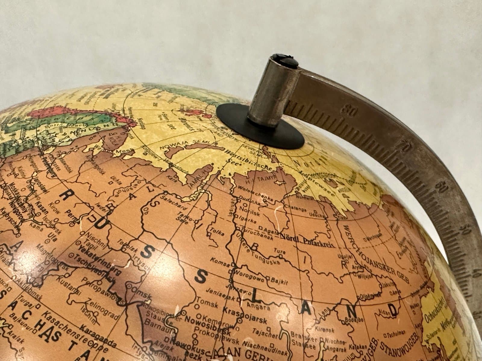 Globus podświetlany, beżowy, metal, plastik, teak, Dania, lata 90. - 155294