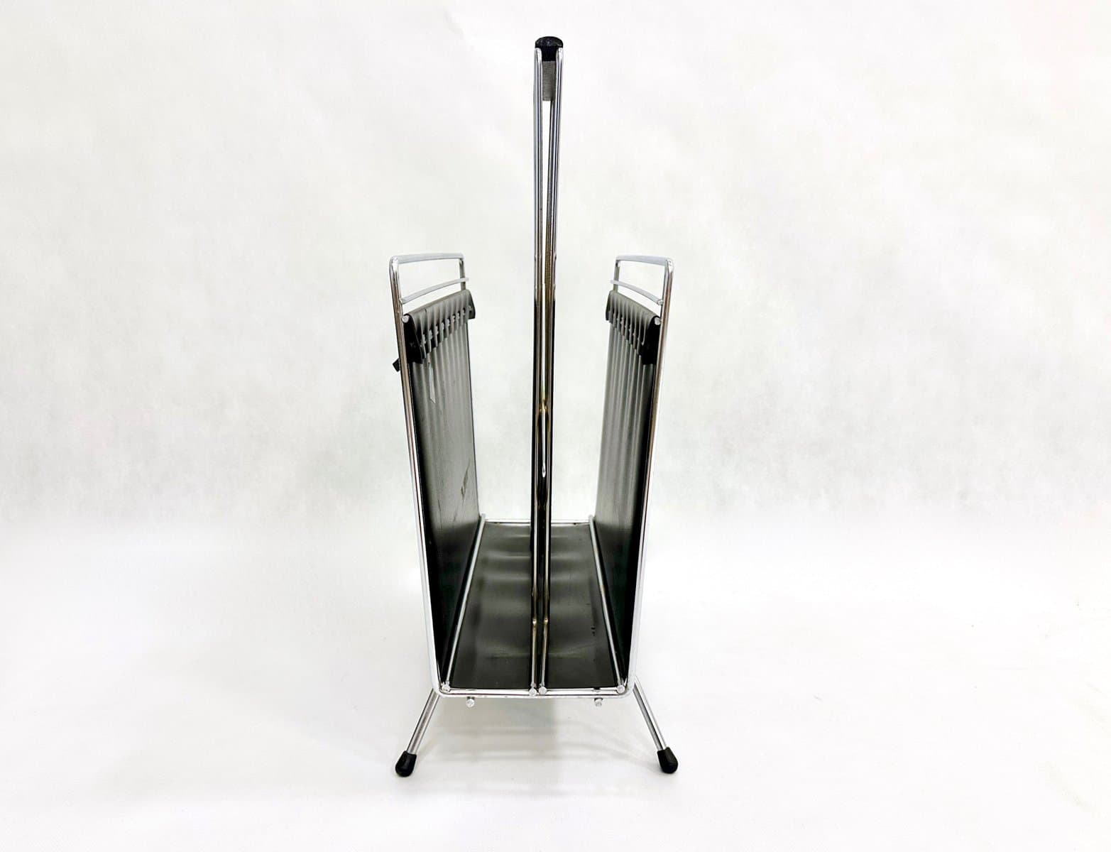 Magazine rack, black vinyl, silver chrome steel, Germany, 1970s. - 155470