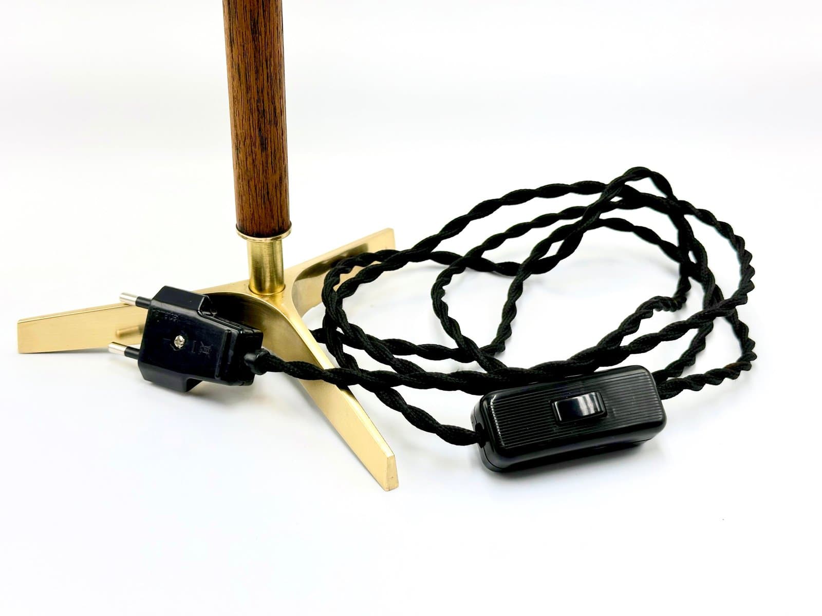 Lampa stołowa tripod, mosiądz złoty, teak brązowy, szkło białe, Austria, lata 50. - 155647