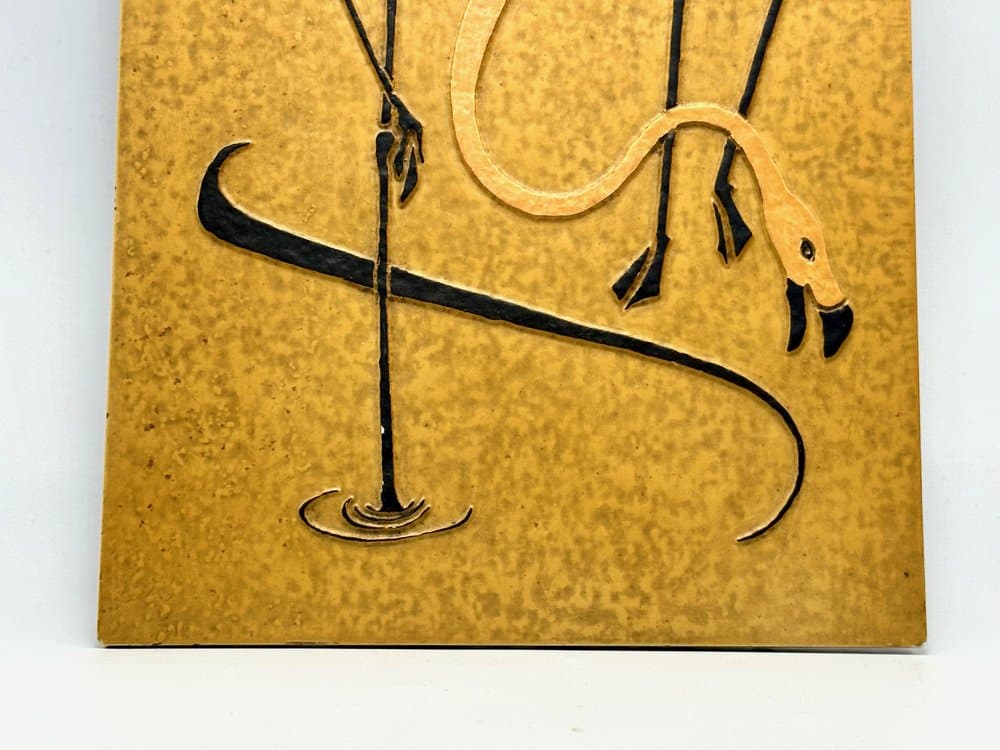 Relief ścienny z flamingami, kamień brązowy ciemny, Niemcy, lata 60. - 155901