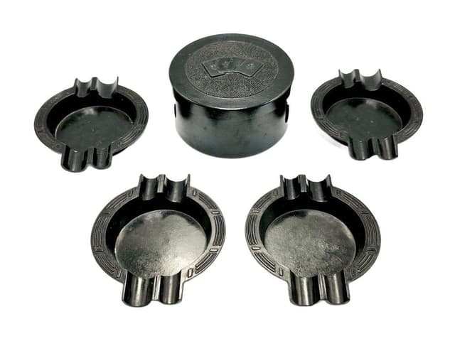 Zestaw pięciu popielniczek Card Suits, czarny, bakelit, Polska, lata 50. - WYMIARY