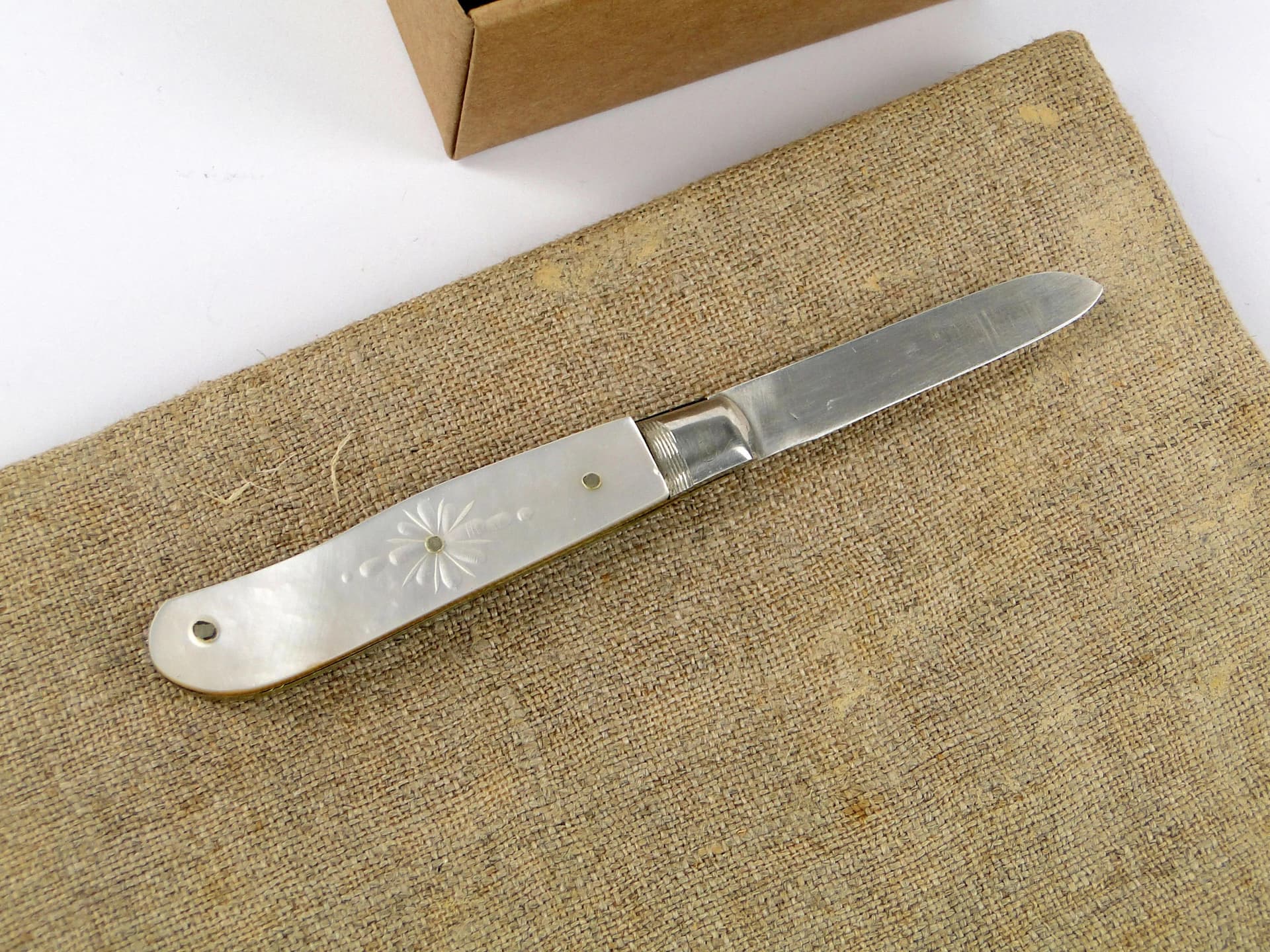 Srebrny damski scyzoryk z macicy perłowej, Anglia, lata 20. - 9688