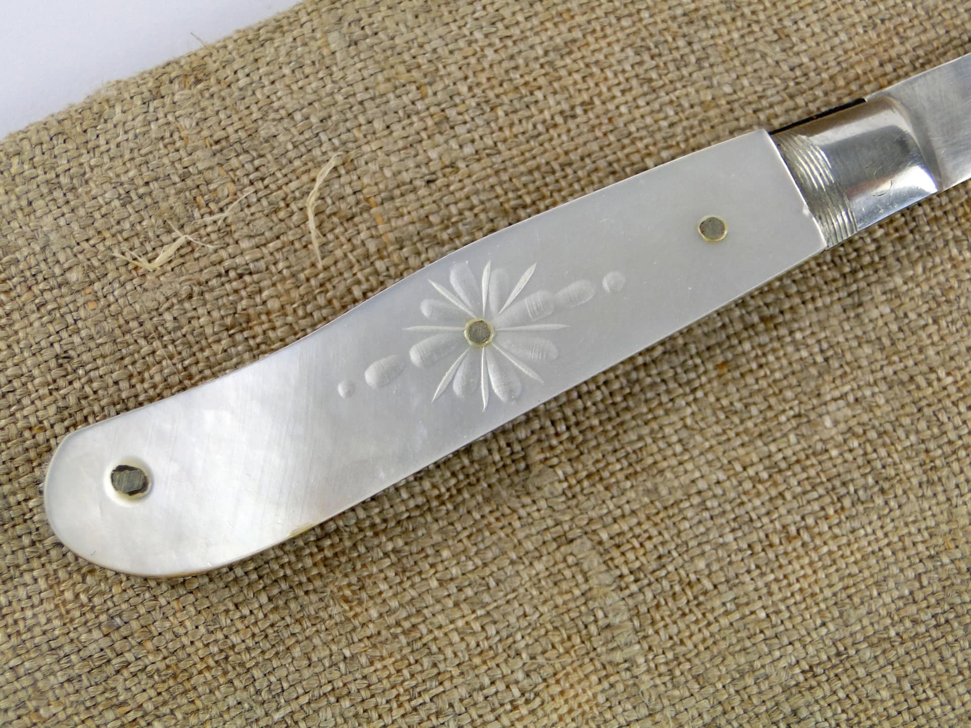 Srebrny damski scyzoryk z macicy perłowej, Anglia, lata 20. - 9689