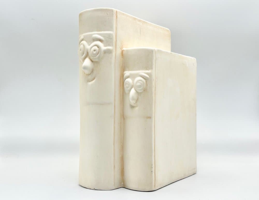 Bookend Happy Book, beige ceramic, Germany, 1970s. - 156105
