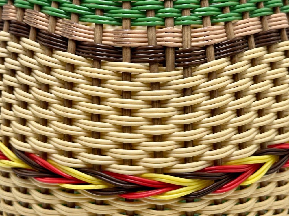 Woven basket, multicolor plastic, 1960s - 156347