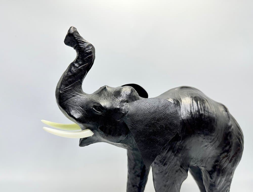 Komplet figur słoni, czarny, skóra naturalna, lata 60. - 156359