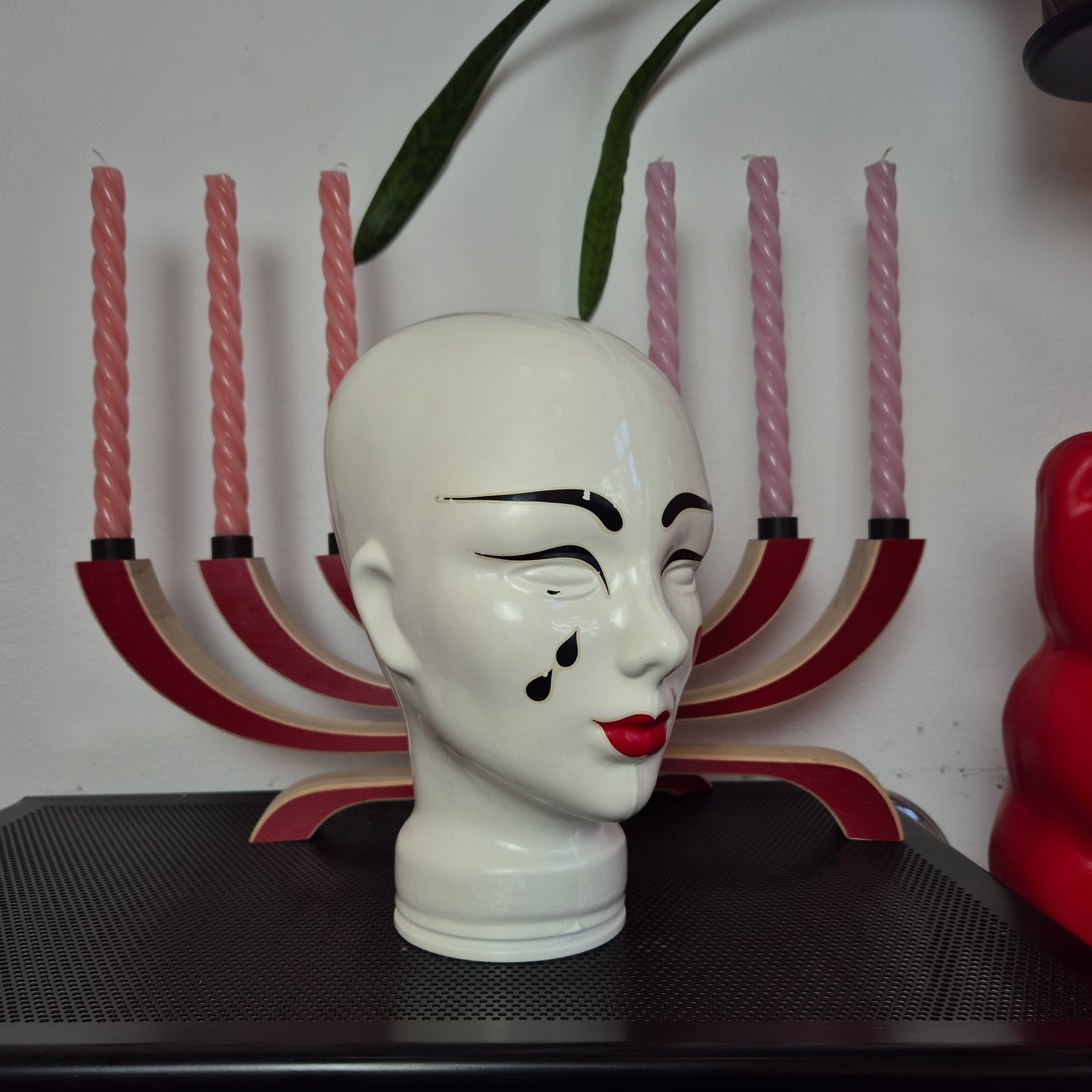 Decorative head, ivory white glass, Germany, 1970s. - 142697