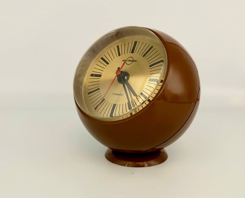 Zegar Space Age, brązowy, plastik, Polska, lata 70. - 156478