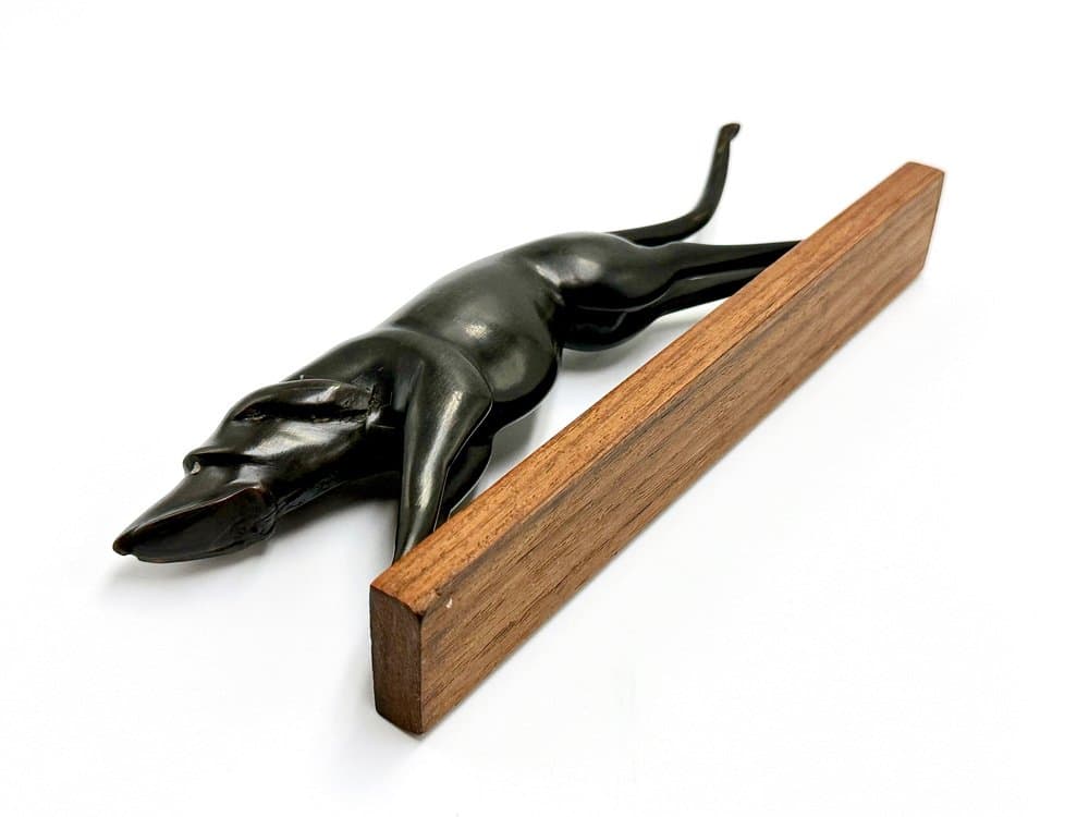 Figurka pies myśliwski, styl Art déco, drewno brązowy ciemny, lata 50. - 156572