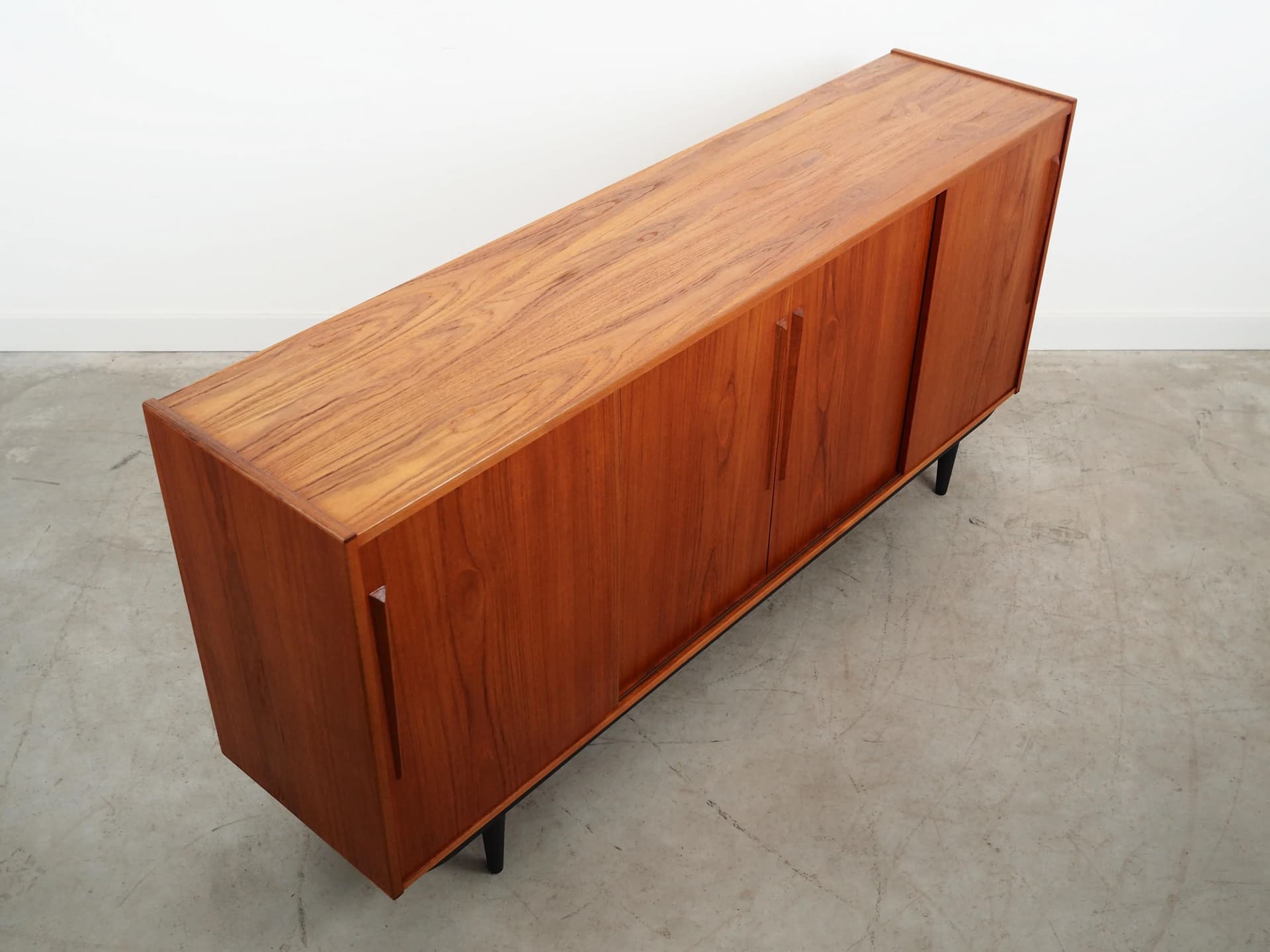 Sideboard, teak pomarańczowy, Dania, lata 70. - 9906