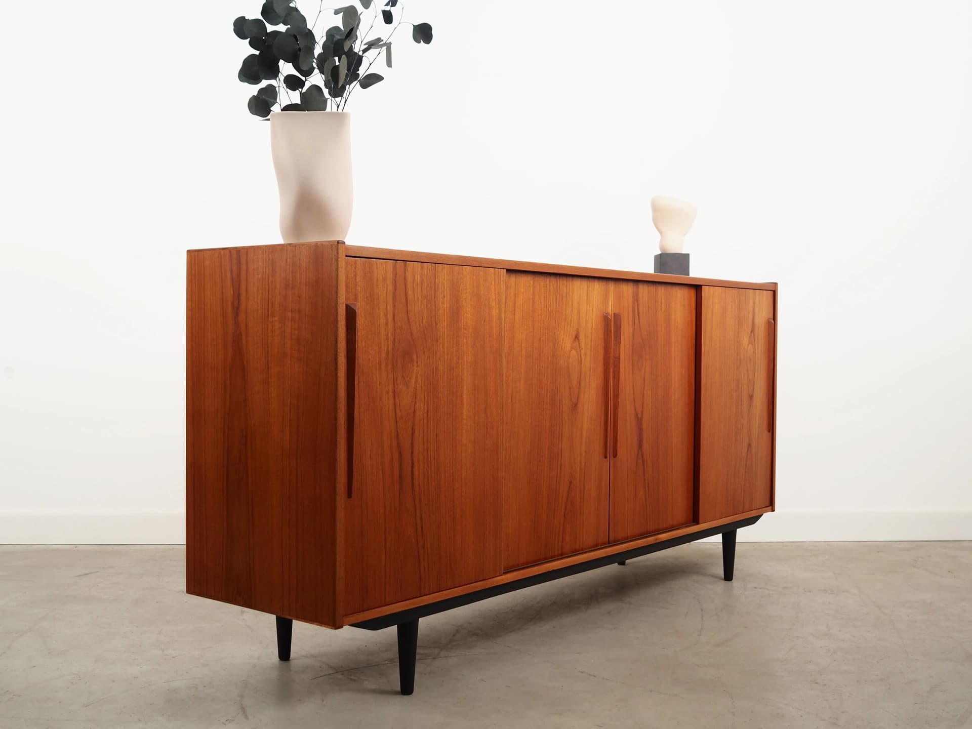 Sideboard, teak pomarańczowy, Dania, lata 70. - 9904