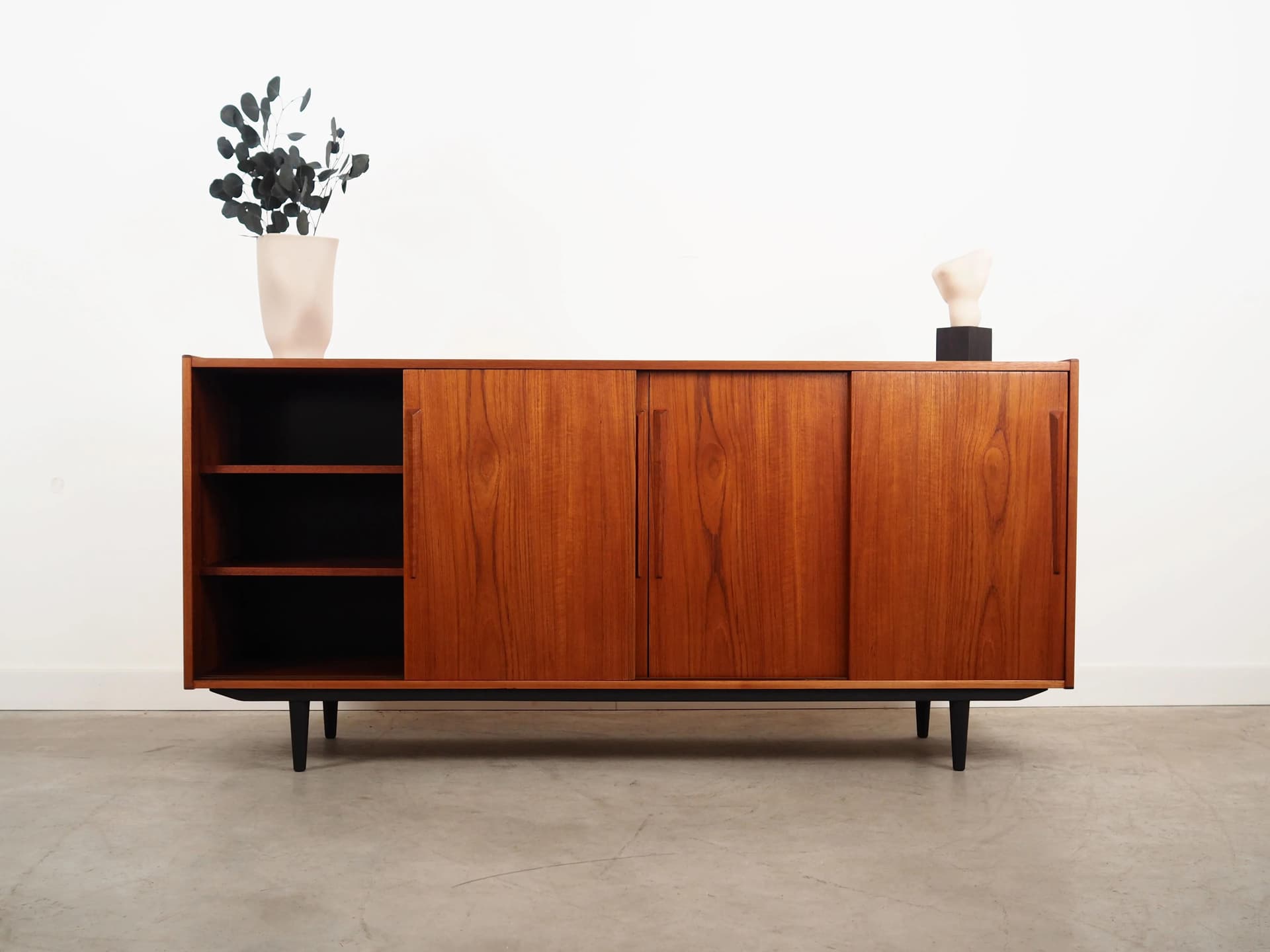 Sideboard, teak pomarańczowy, Dania, lata 70. - 9901