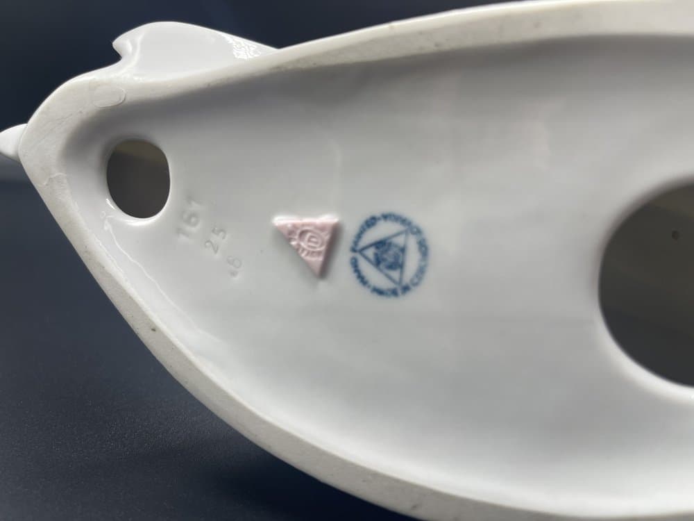 Figurka narciarz slalomowy, biały, porcelana, Royal Dux Bohemia, Czechy, lata 50. - 157414