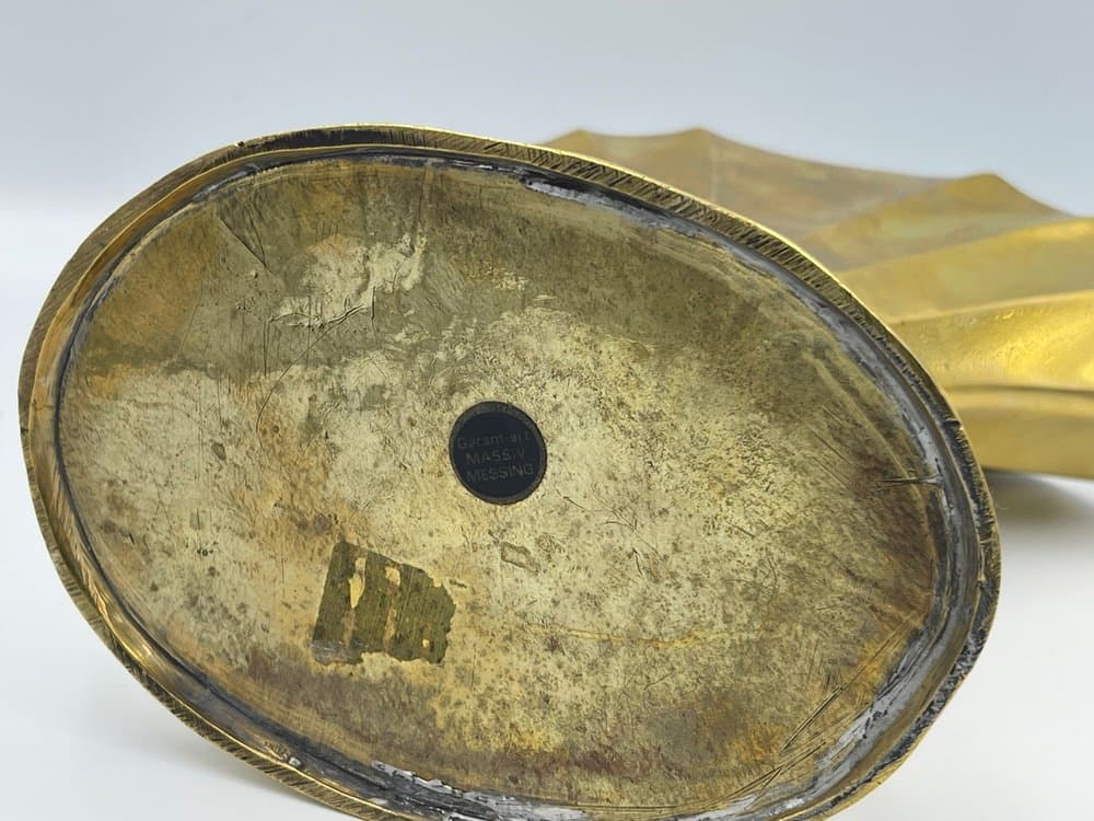 Waza rzeźbiarska Shell, mosiądz złoty, Niemcy, lata 60. - 157505