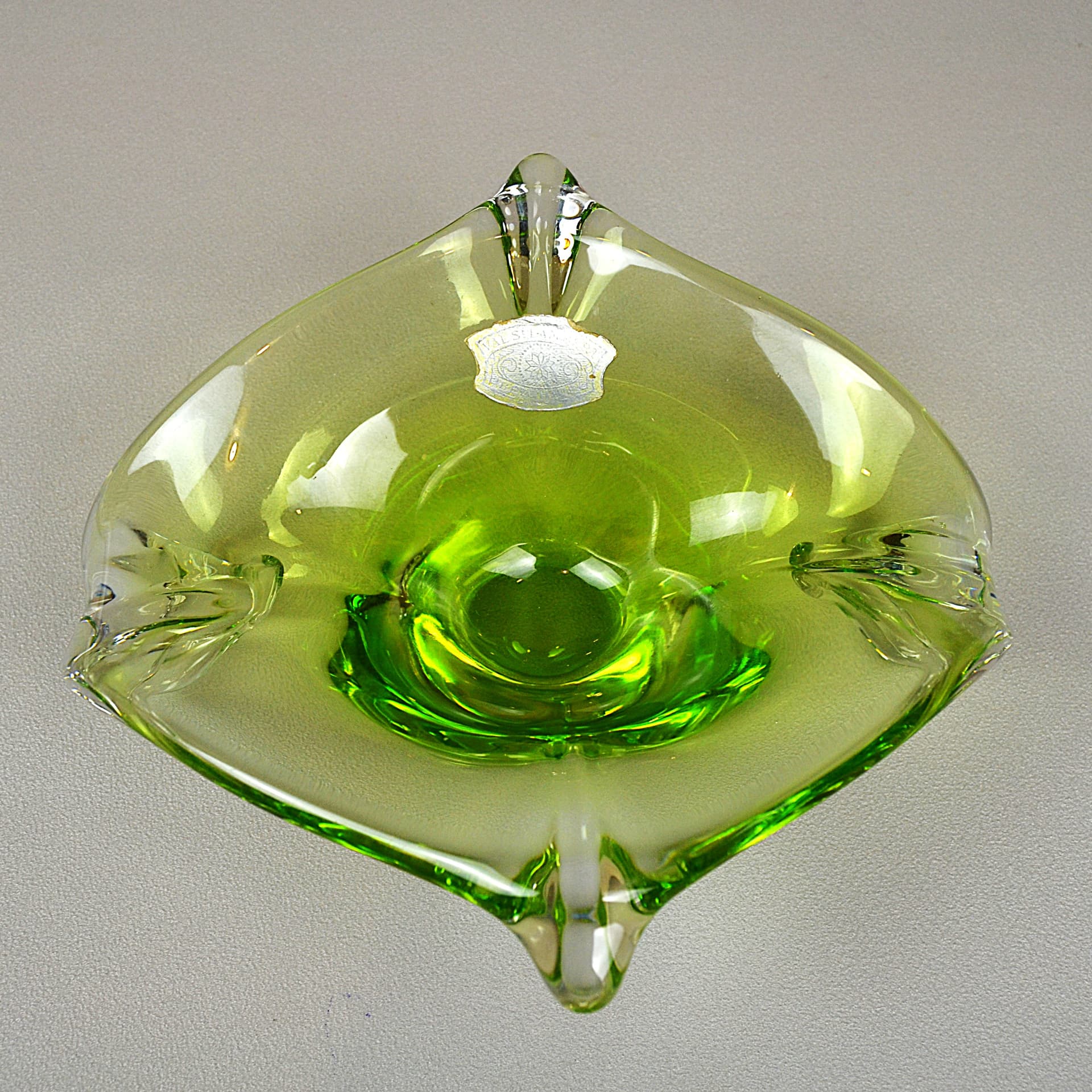 Decorative bowl, turquoise glass, Belgium, 1960s. - 1165