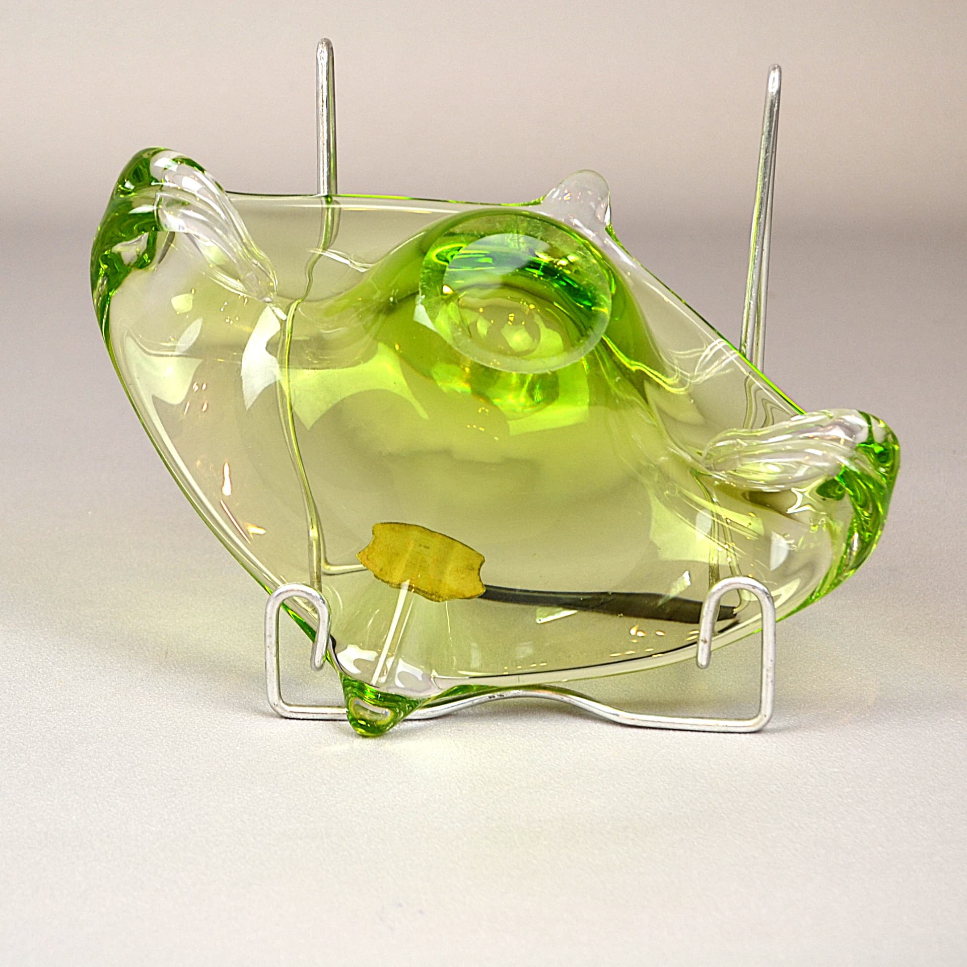 Decorative bowl, turquoise glass, Belgium, 1960s. - 1161