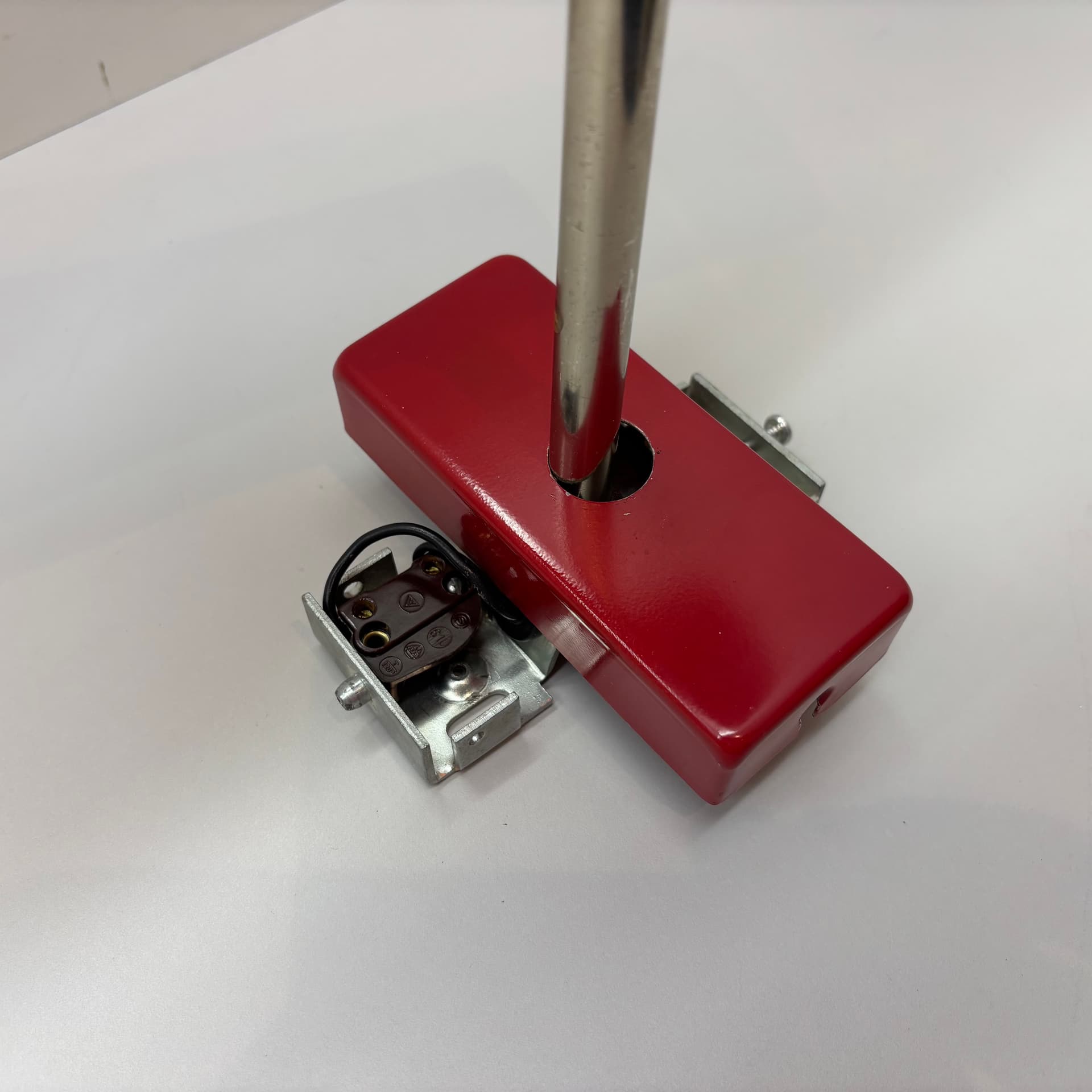 Kinkiet, czerwony, aluminium, Niemcy, lata 70. - 143434