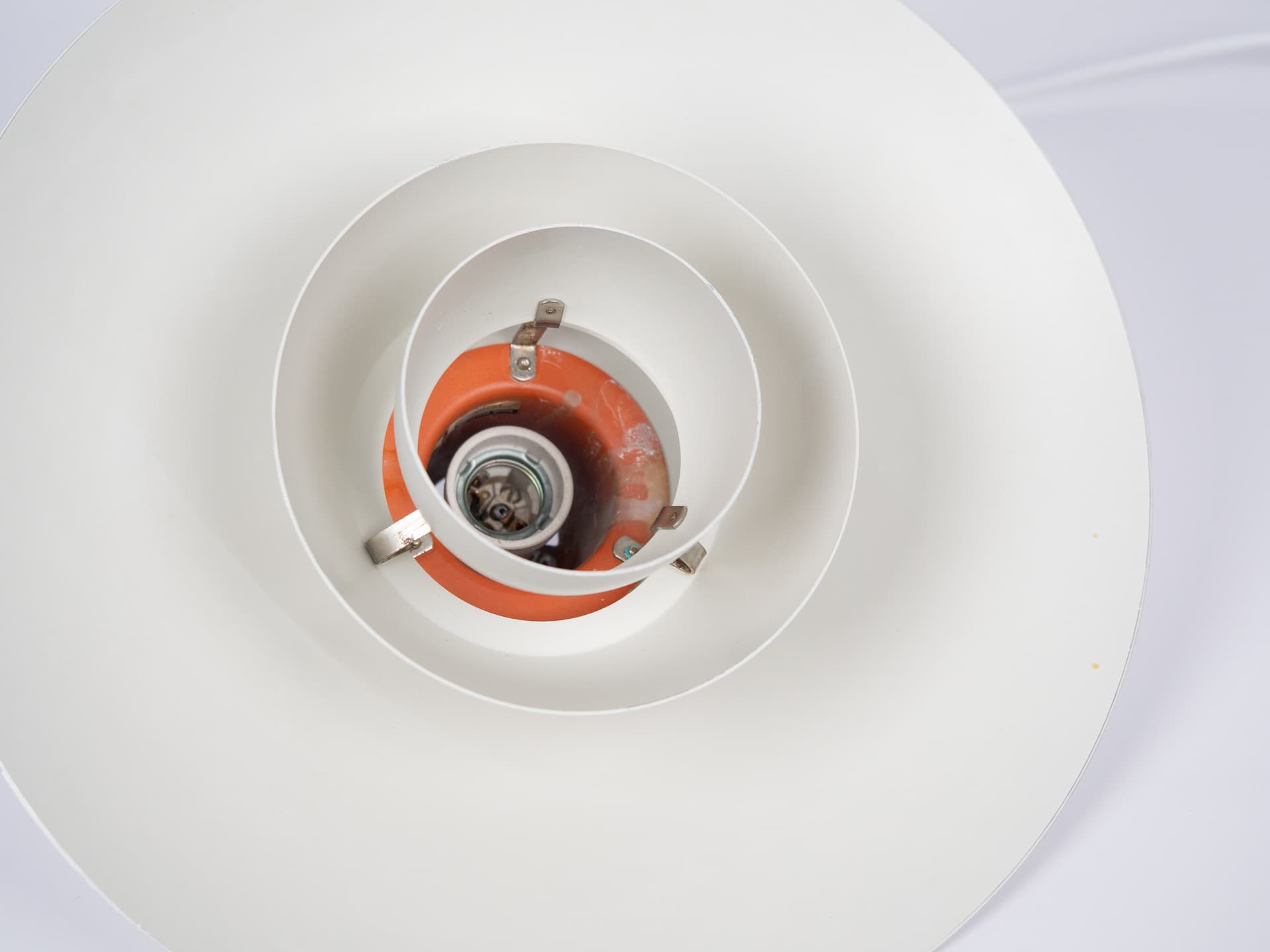 Biała lampa wisząca PH 4/3, proj. P. Henningsen dla Louis Poulsen, Dania, lata 60. - 143460