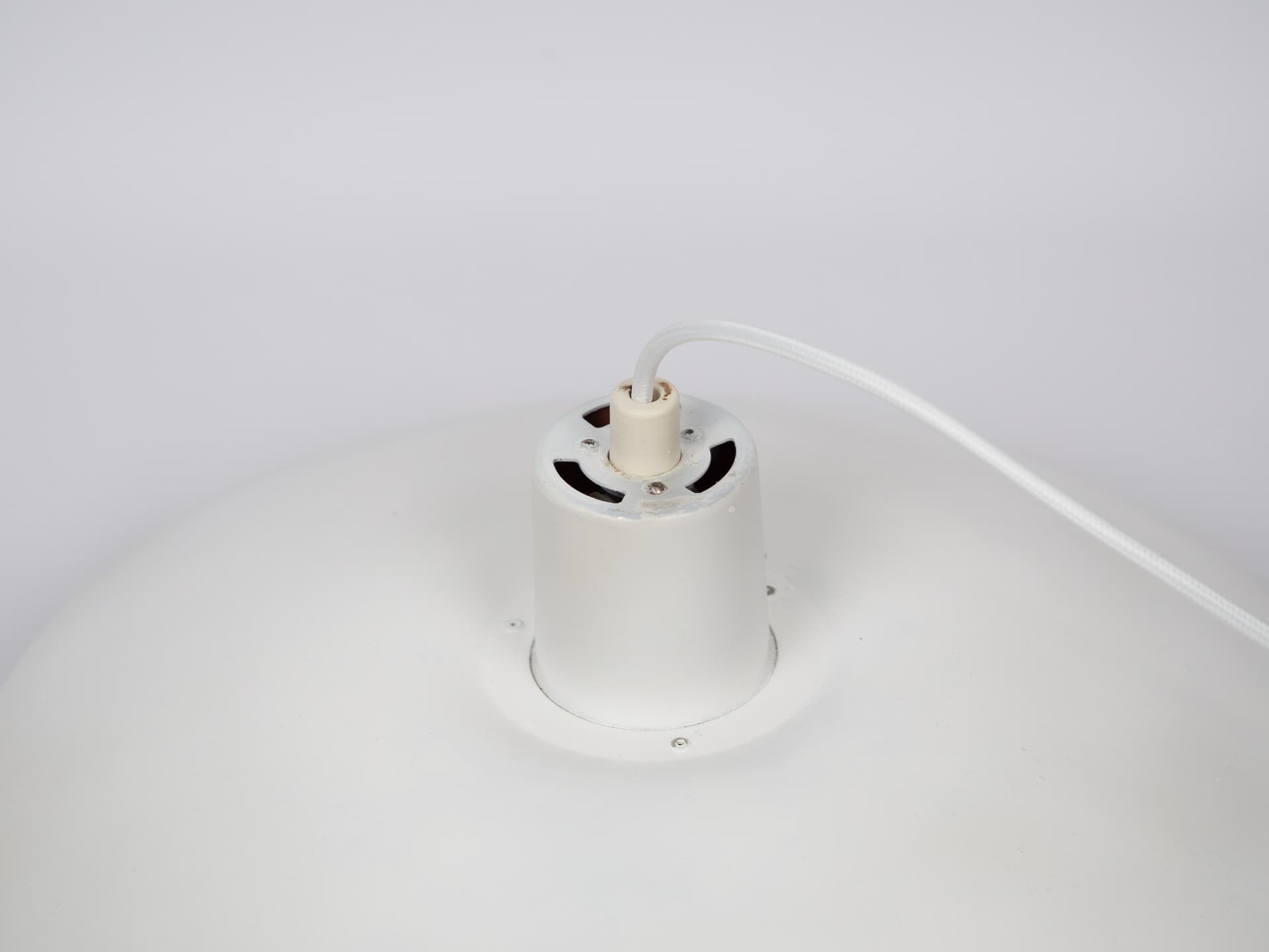 Biała lampa wisząca PH 4/3, proj. P. Henningsen dla Louis Poulsen, Dania, lata 60. - 143455