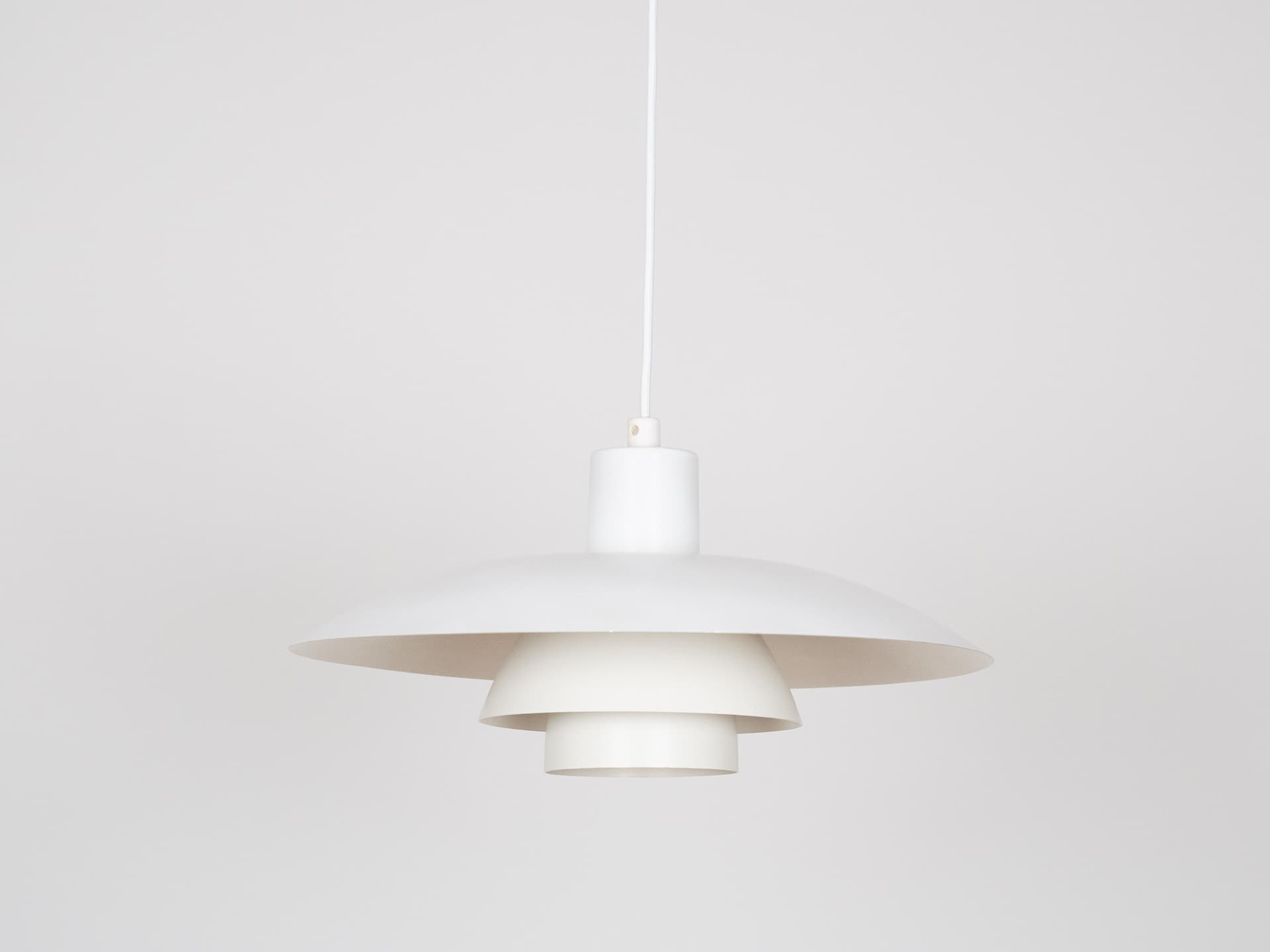 Biała lampa wisząca PH 4/3, proj. P. Henningsen dla Louis Poulsen, Dania, lata 60. - 143450