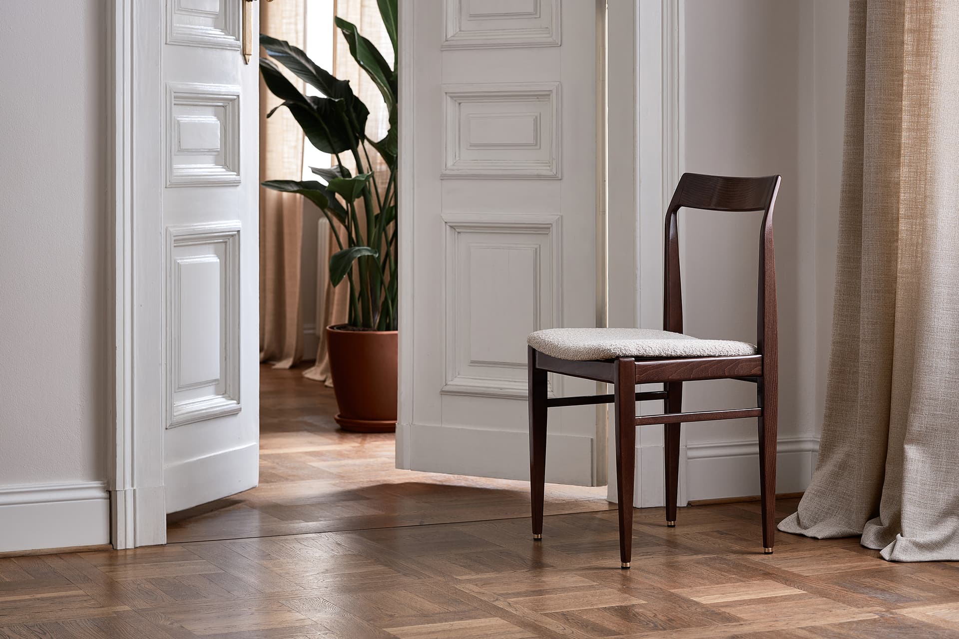 Krzesło Homa GFM-104, velvet olive, proj. E. Homa, 366 Concept - 144279