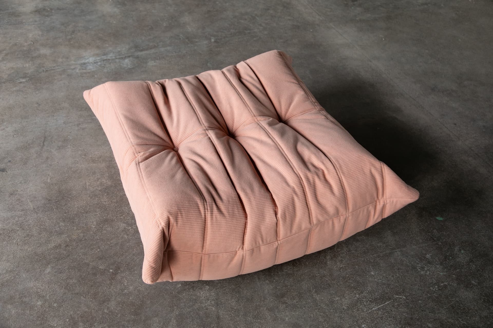 Podnóżek Togo, cord różowy - 143955