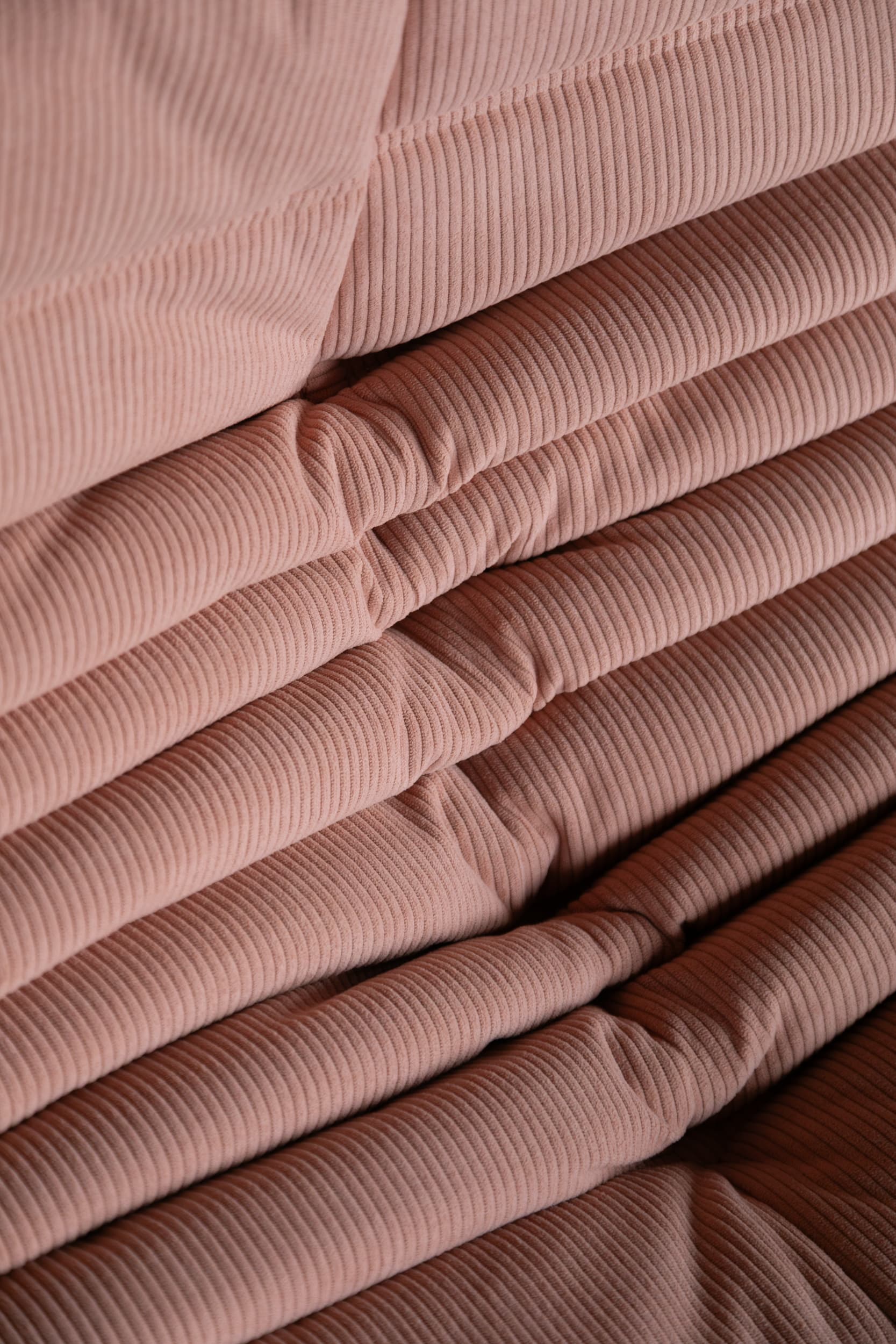 Fotel wypoczynkowy Togo, cord różowy - 143981