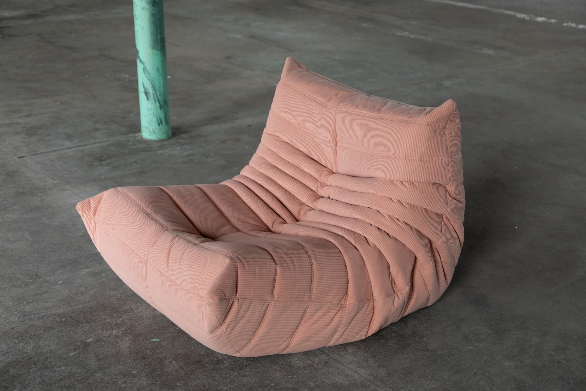 Fotel wypoczynkowy Togo, cord różowy - 143976